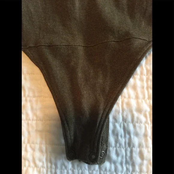 EUC Wolford bronze metallic body thong - Picture 9 of 14